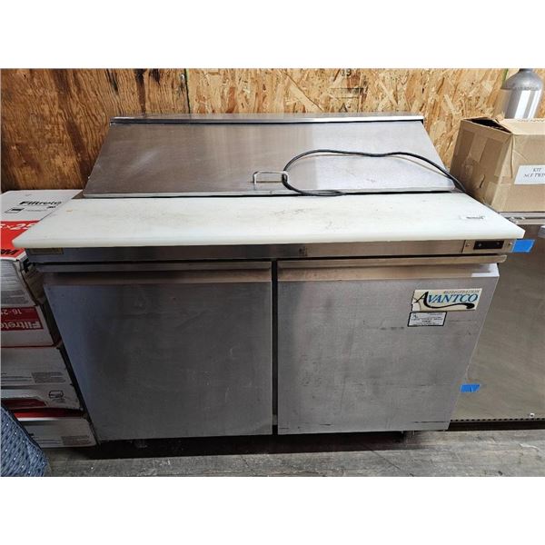 Avantco SCL2 Refrigerated Sandwich Prep Table with Stainless Steel Finish