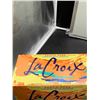 Image 2 : La Croix Peach Pear Essenced Sparkling Water Beverage 8 Cans 355mL Each
