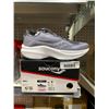 Image 1 : Saucony Axon 3 Running Shoes, Women’s Size 9, Grey/Shadow, Model S10826-111