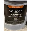 Image 2 : Valspar Duramax Exterior Satin Paint and Primer 17.1L 58112 Base 4