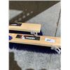 Image 2 : Mann 24-Inch Push Broom with Handle Set