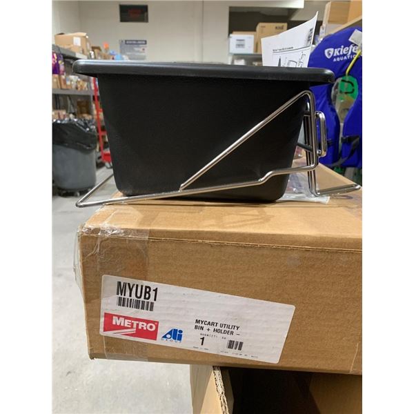 Metro MyUB1 Utility Bin for MyCart Series with Holder