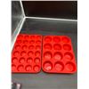 Image 2 : Set of 2 Silicone Baking Molds for Muffins and Cupcakes