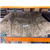 Image 2 : Kirkland Signature Plush Dog Bed in Brown
