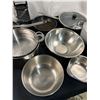 Image 4 : Assorted Kitchen Ware