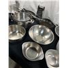 Image 7 : Assorted Kitchen Ware