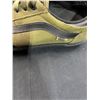 Image 10 : Assorted Men's "Vans" Clothing