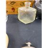 Image 6 : Assorted Vases & Home Decor