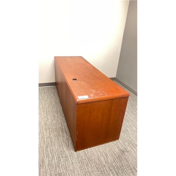 CHERRY COLORED 70"W X 24"D X 29"H 4 DRAWER OFFICE DESK WITH KEYBOARD TRAY & A 36"W X 66"H MOBILE