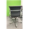 Image 3 : 4 ULINE BLACK LEATHER/CHROME FINISH OFFICE CHAIRS