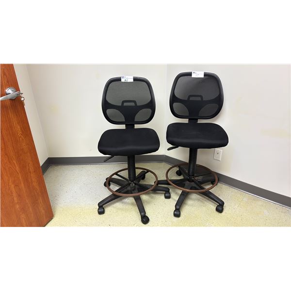 PAIR OF BLACK UPHOLSTERED GAS LIFT DRAFTING STOOLS