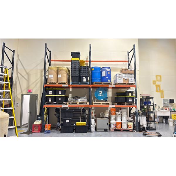 3 BLUE PALLET RACKING UPRIGHTS & 10 ORANGE CROSSBARS WITH MESH DECKING