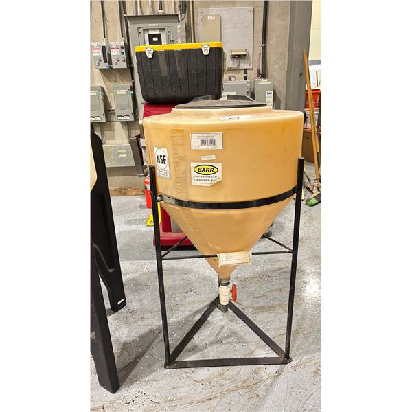 30 GALLON CONE BOTTOM TANK WITH METAL STAND