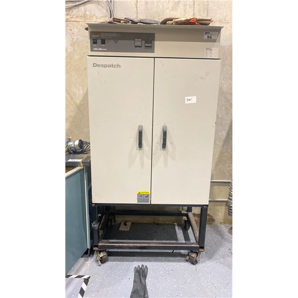 DESPATCH LBB2-12-1 240V 1.4 AMP LBB/LEB SERIES INDUSTRIAL MOBILE LABORATORY OVEN