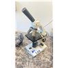 Image 1 : ACUTER ELECTRIC COMMERCIAL LABORATORY MICROSCOPE
