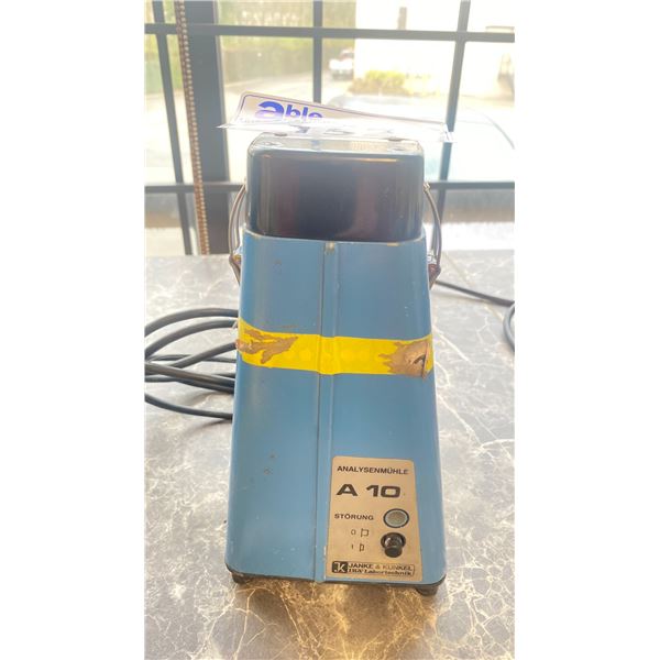 ANALYSENMUHLE A 10 UNIVERSAL GRINDING MILL