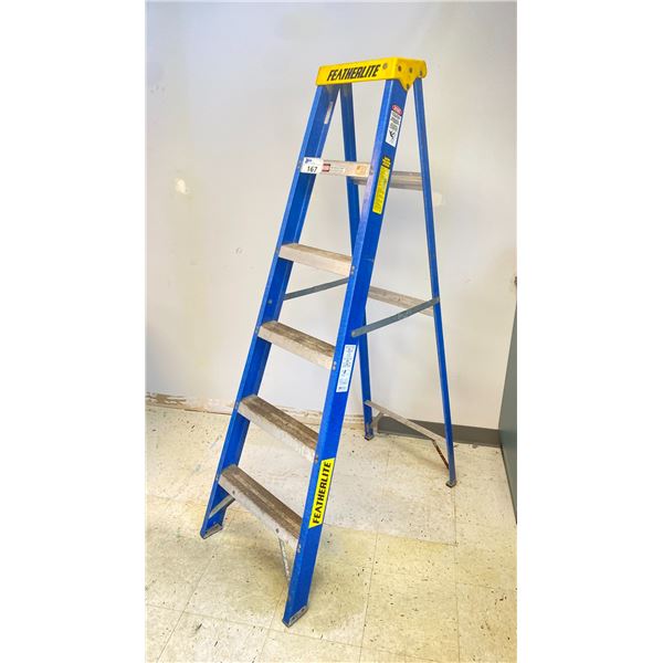 FEATHERLITE 6' FIBREGLASS /ALUMINUM STEP LADDER