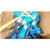 Image 2 : BOX OF ELECTRICAL QUICK DISCONNECTS 240/280 - APPROX. 20