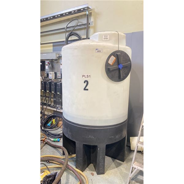 PLASTIC 500 GALLON  CONE BOTTOM TANK ON PLASTIC STAND