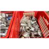 Image 4 : 3 RED CRATES OF ASSORTED STAINLESS STEEL CAMLOCK FITTINGS 1" - 2", ASSORTED THREADED STAINLESS