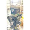 Image 1 : HUSKY LASER LEVEL ON TRIPOD & 2 SEPARATED TRIPODS 1 LIGHTED