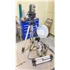 Image 3 : HUSKY LASER LEVEL ON TRIPOD & 2 SEPARATED TRIPODS 1 LIGHTED
