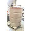 Image 2 : 500 GALLON LIQUID PLASTIC STORAGE CONTAINER WITH DRAIN VALVE SPOUT , HAS LID