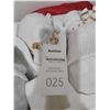 Image 7 : Christmas Decor A