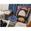 Image 4 : Kitchen, Bakeware A