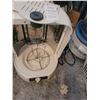 Image 9 : Kitchen, Bakeware A