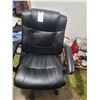 Image 1 : Leather Office Chair A