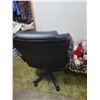 Image 3 : Leather Office Chair A