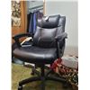 Image 5 : Leather Office Chair A