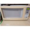 Image 4 : Microwave, Teak Serveware A