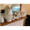 Image 1 : Milk glass decor A