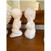 Image 6 : Milk glass decor A