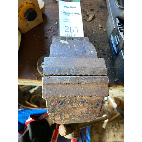 WOODEN Bench Vise B