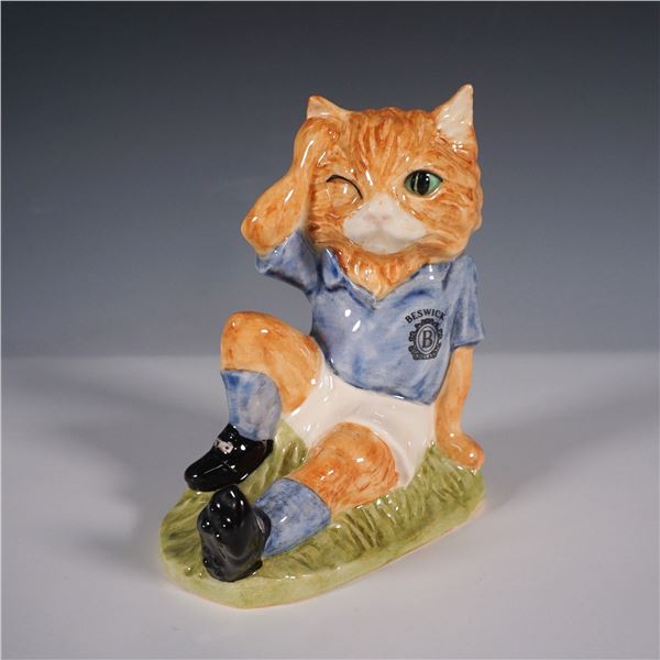 Beswick Footballing Felines Mee-ouch Figurine
