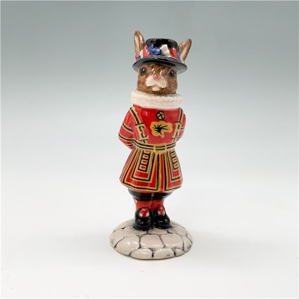 Royal Doulton Bunnykins Figurine Beefeater DB183