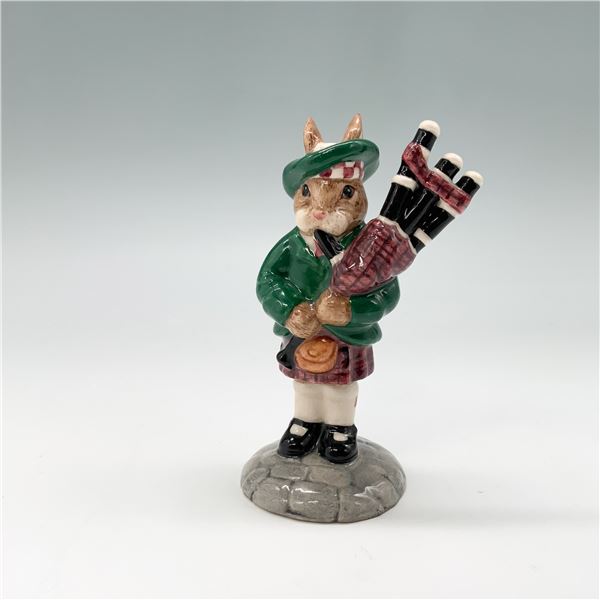 Royal Doulton Bunnykins Figurine, Piper DB191