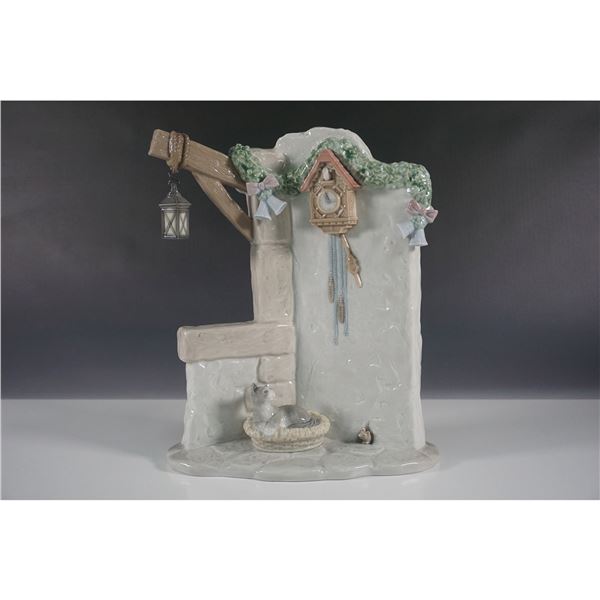 Santa's Workshop It's Almost Time 01006895 - Lladro Figurine