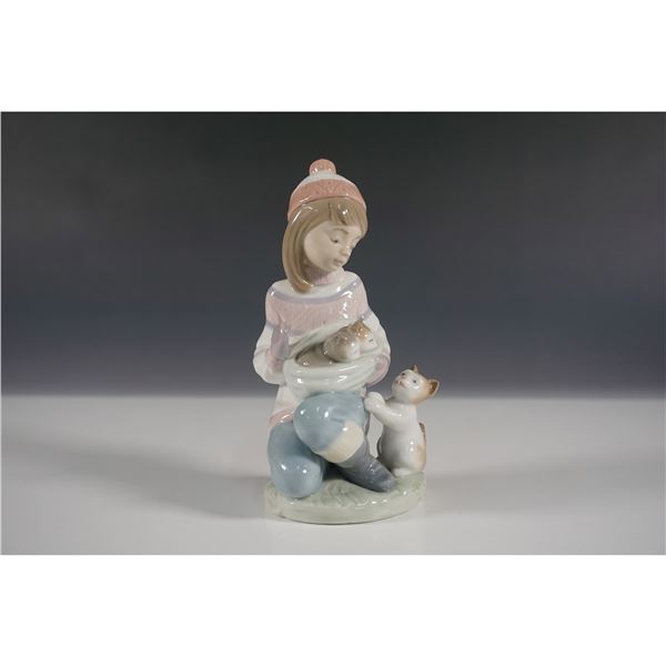 Friday's Child 1006020 - Lladro Figurine