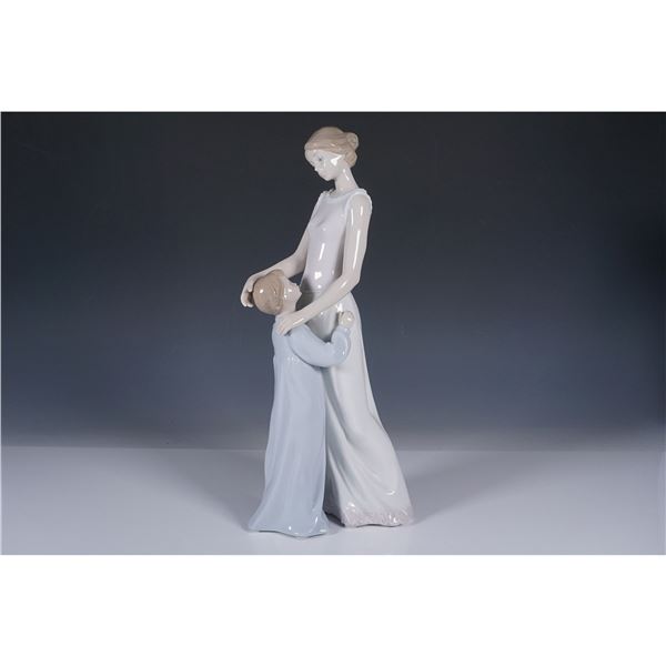 Someone To Look Up To 1006771 - Lladro Figurine