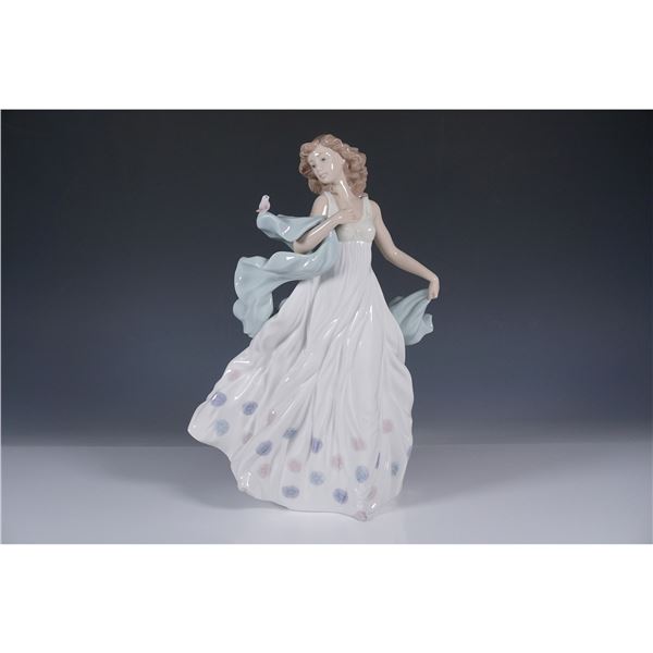 Summer Serenade 1006193 - Lladro Figurine