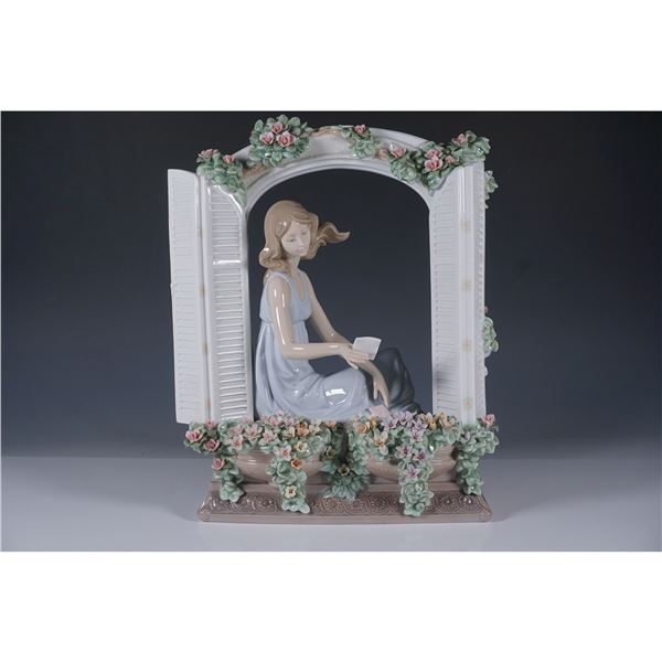 Thinking of Love 1007693 - Lladro Figurine