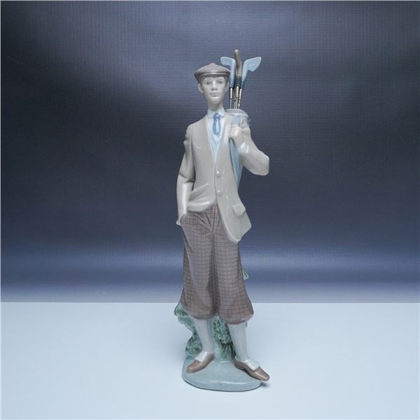 Waiting to Tee Off 01005301 - Lladro Figurine