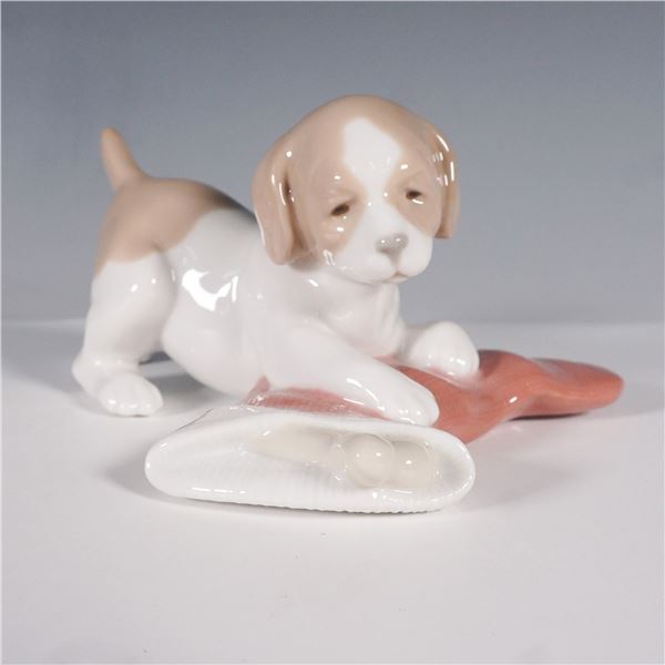 Nao by Lladro Puppy with Stocking Figurine