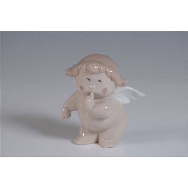 Nao Porcelain Figurine, Cheeky Cherub