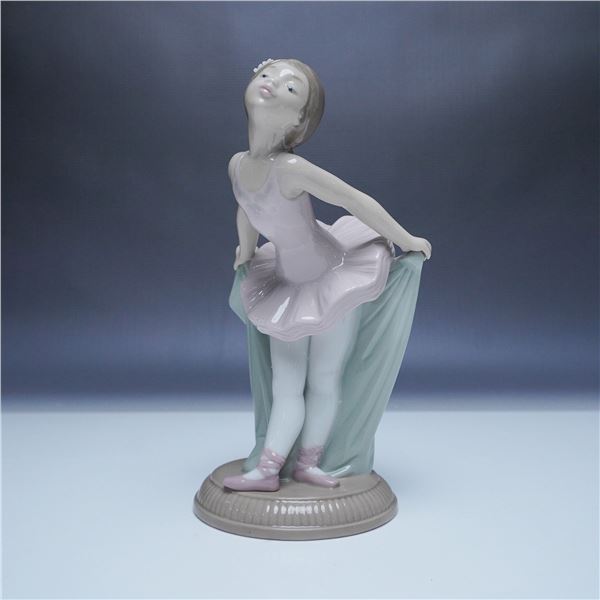 Nao Porcelain Figurine, My Recital 01151