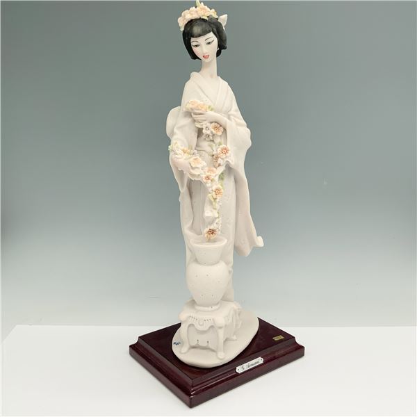 Giuseppe Armani Figurine, Oriental Lady 404S Geisha Flowers